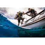 BOAT DIVER